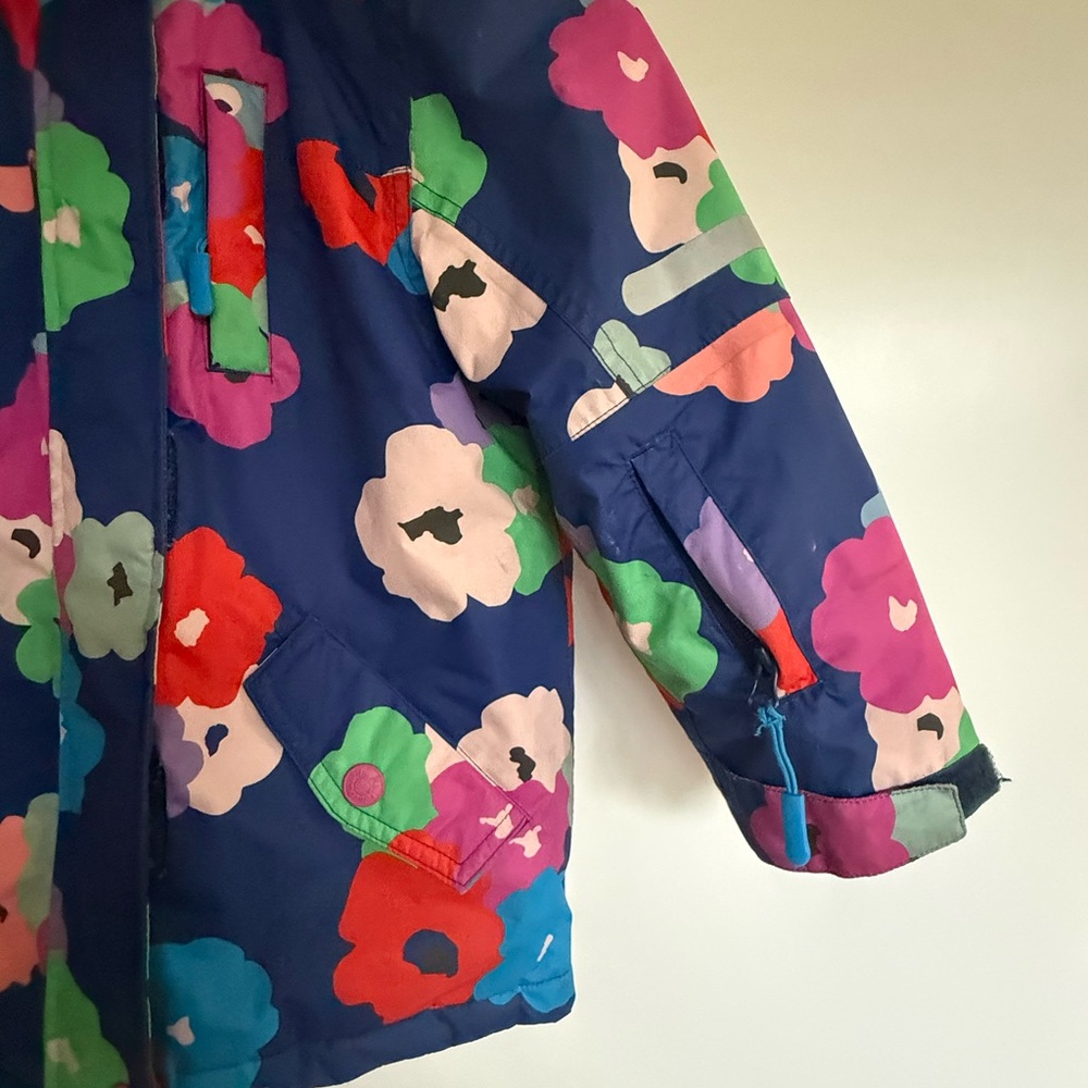 Boden Girls Winter Jacket | Size 5/6 | Navy Floral | Faux Fur Hood 🌸❄️ - Picture 9 of 9